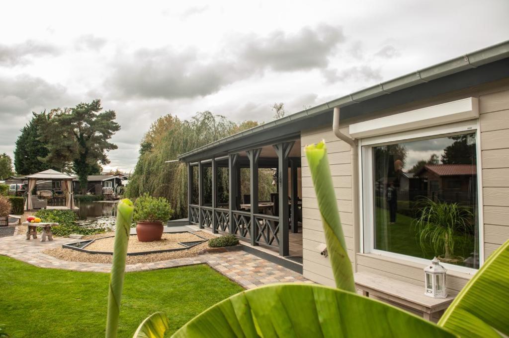 Prachtige Chalet Wabi Sabi Aan Het Water! Geel Eksteriør billede
